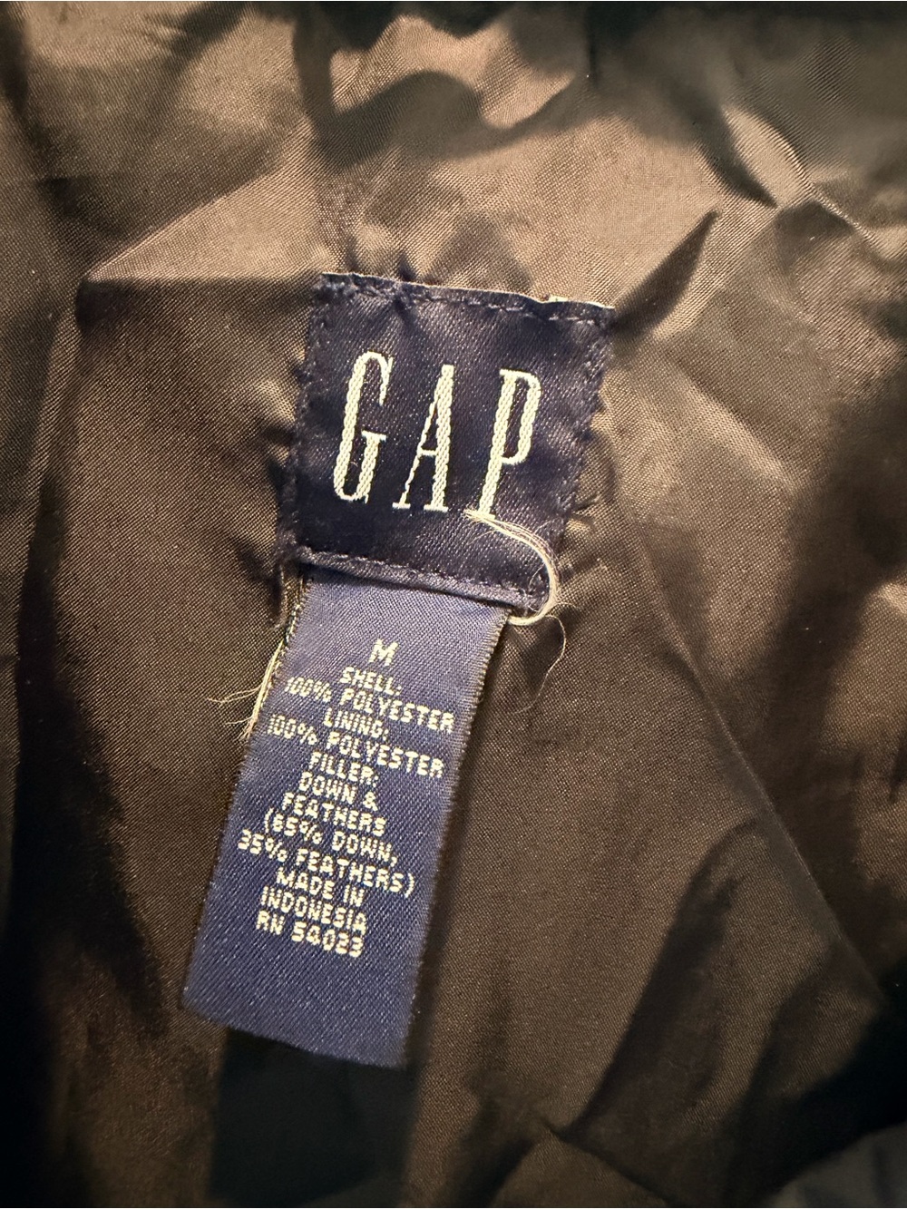 GAP Black Down Puffer Vest Fleece Collar Ribbed Sides Medium - Picture 3 of 9